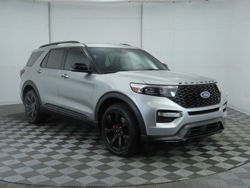Used 2020 Ford Explorer ST w/ ST Street Pack image 3