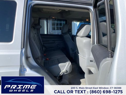 Used 2007 Jeep Commander Sport image 11
