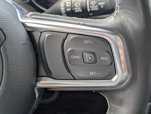 Used 2020 Jeep Wrangler Unlimited Sahara image 15