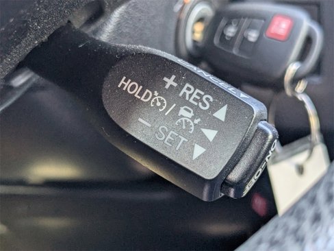 Used 2018 Toyota RAV4 LE image 26