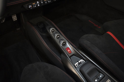 Used 2021 Ferrari F8 Tributo image 57