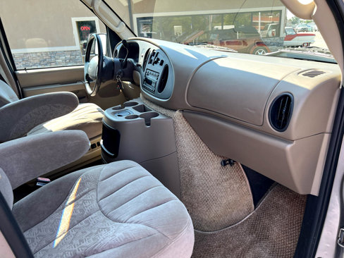 Used 2003 Ford E-150 and Econoline 150 image 27