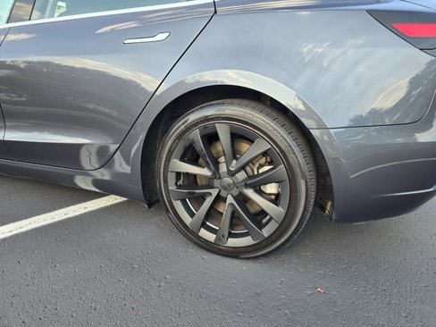 Used 2018 Tesla Model 3 Long Range image 13