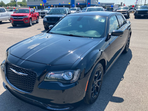 Used 2017 Chrysler 300 S w/ 300S Premium Group 2 image 3