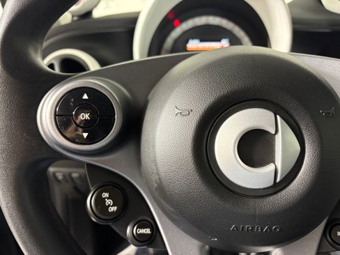 Used 2018 smart fortwo electric drive image 24