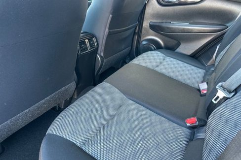 Used 2021 Nissan Rogue Sport SV image 16