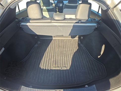 Used 2017 Toyota Prius Four image 11