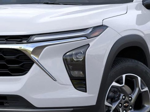 New 2025 Chevrolet Trax LT w/ Driver Confidence Package image 10