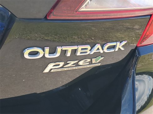 Used 2017 Subaru Outback 2.5i Premium image 30