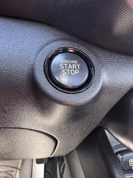 Used 2025 Hyundai Venue SEL image 22