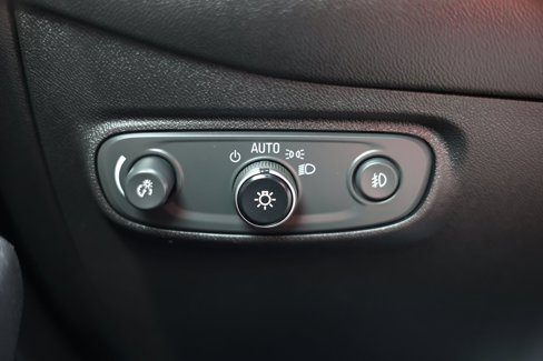 Used 2018 Chevrolet Equinox Premier image 26