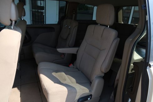 Used 2015 Chrysler Town & Country Touring w/ Driver Convenience Group image 7