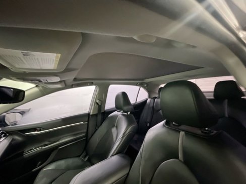 Used 2019 Toyota Camry XSE image 18