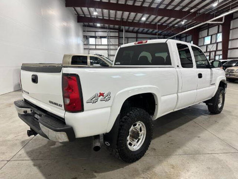 Used 2005 Chevrolet Silverado 2500 LS image 9