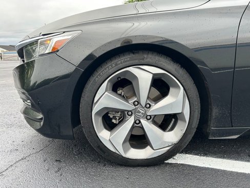 Used 2018 Honda Accord Touring image 10