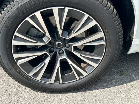 Used 2021 Volvo XC90 T6 Momentum w/ Climate Package image 9