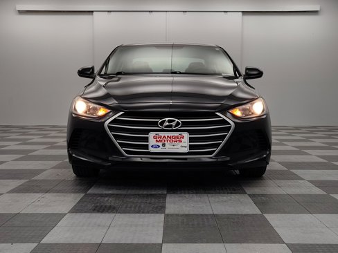 Used 2017 Hyundai Elantra SE image 4