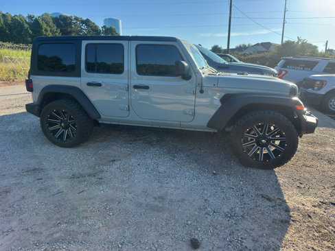 Used 2023 Jeep Wrangler Sport S image 4