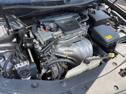 Used 2014 Toyota Camry L image 8