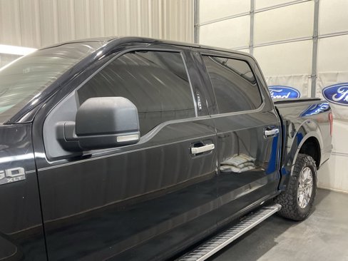 Used 2017 Ford F150 XLT w/ Equipment Group 302A Luxury image 5