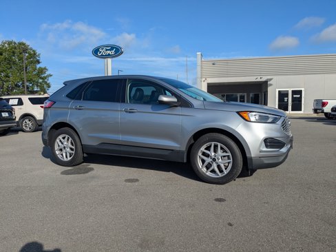 Used 2024 Ford Edge SEL image 2