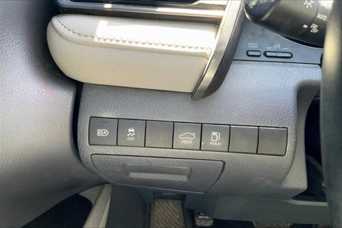 Used 2020 Toyota Camry SE image 33