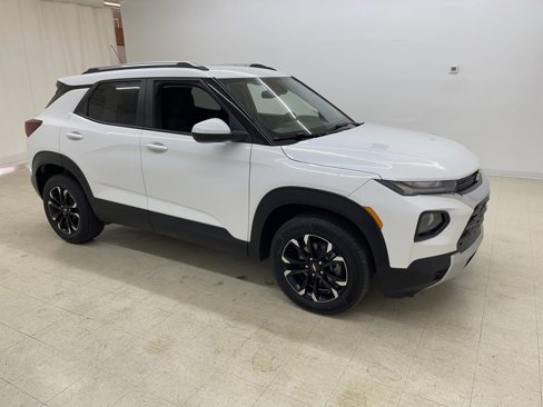 Used 2022 Chevrolet TrailBlazer LT w/ LPO, Blackout Package image 6