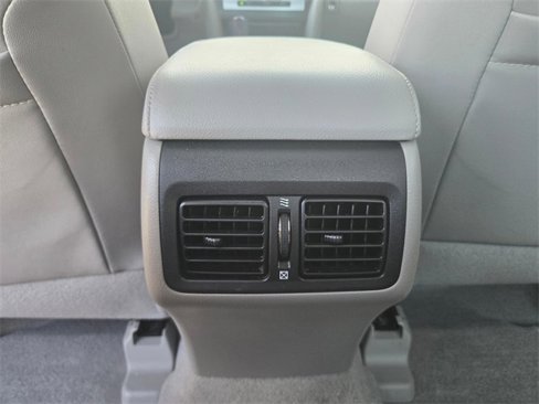 Used 2014 Toyota Camry XLE image 10