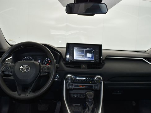 Used 2022 Toyota RAV4 XLE image 19