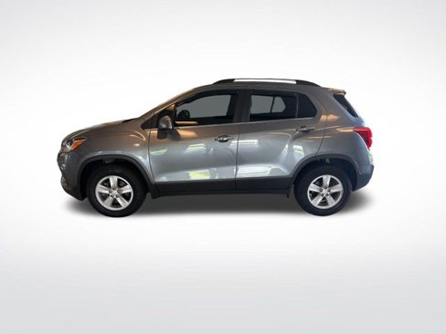 Used 2020 Chevrolet Trax LT w/ Driver Confidence Package image 2