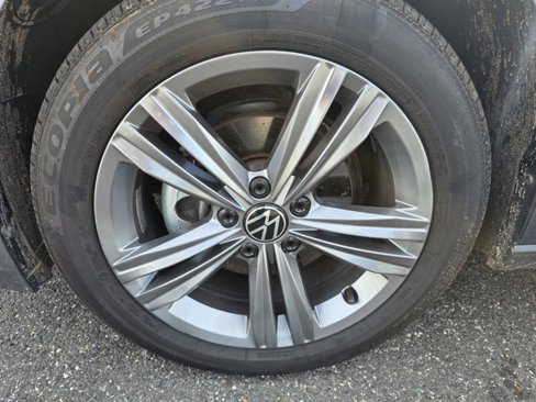 Used 2022 Volkswagen Jetta SE image 3
