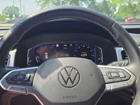 Used 2021 Volkswagen Atlas Cross Sport SEL Premium image 37