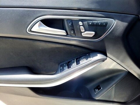 Used 2018 Mercedes-Benz CLA 250 w/ Ice Edition image 23