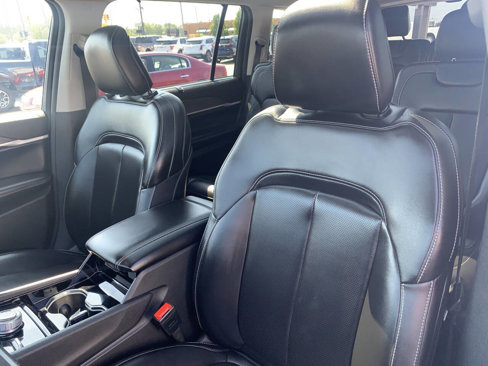 Used 2023 Jeep Grand Cherokee L Limited w/ Luxury Tech Group II image 14