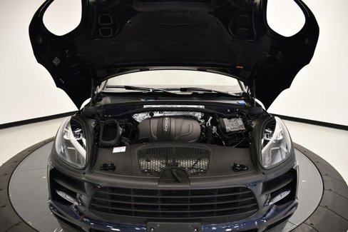 Certified 2021 Porsche Macan image 13