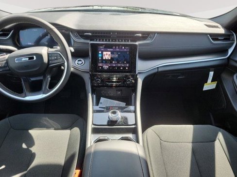 New 2025 Jeep Grand Cherokee L Laredo w/ Luxury Tech Group I image 11