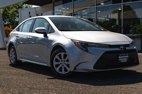 Used 2023 Toyota Corolla LE image 6