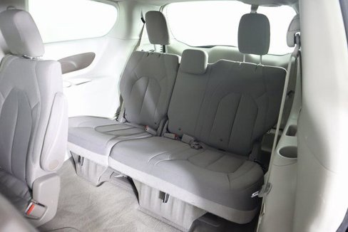 Used 2018 Chrysler Pacifica Touring Plus image 27