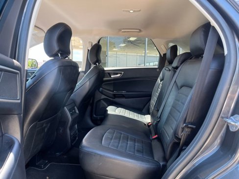 Used 2018 Ford Edge SEL w/ Equipment Group 201A image 6