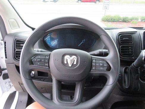 Used 2025 RAM ProMaster 2500 w/ Convenience Group image 5