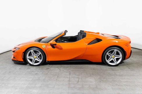 Used 2024 Ferrari SF90 Spider image 5