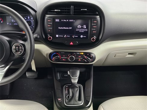 Used 2022 Kia Soul LX image 21