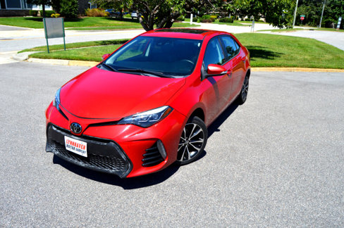 Used 2018 Toyota Corolla SE w/ SE Premium Package image 23
