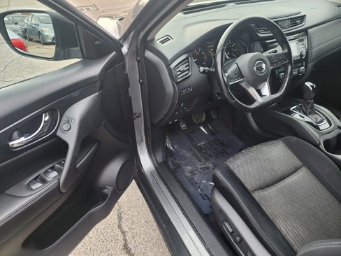 Used 2017 Nissan Rogue SV image 21