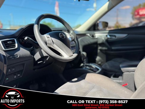 Used 2016 Nissan Rogue SV image 14