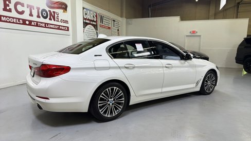 Used 2019 BMW 530e w/ Convenience Package image 9
