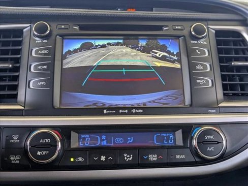Used 2018 Toyota Highlander Plus image 13