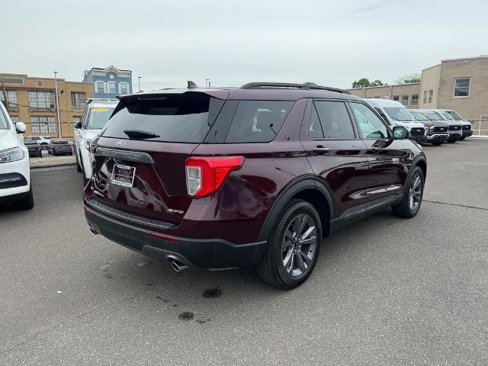 Certified 2022 Ford Explorer XLT w/ Equipment Group 202A image 4