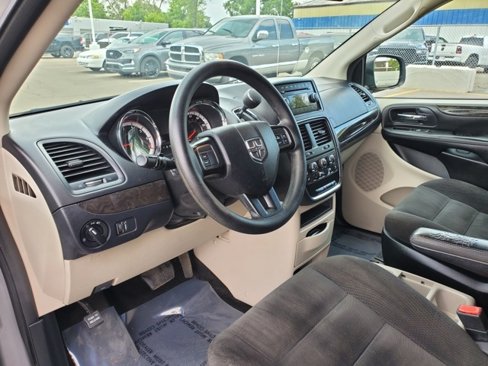 Used 2016 Dodge Grand Caravan SE w/ Quick Order Package 29E SE image 9