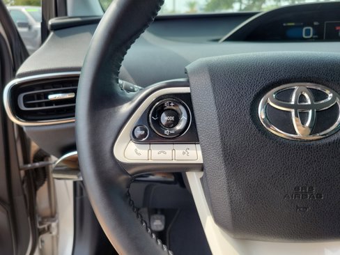 Used 2019 Toyota Prius Prime Advanced image 13